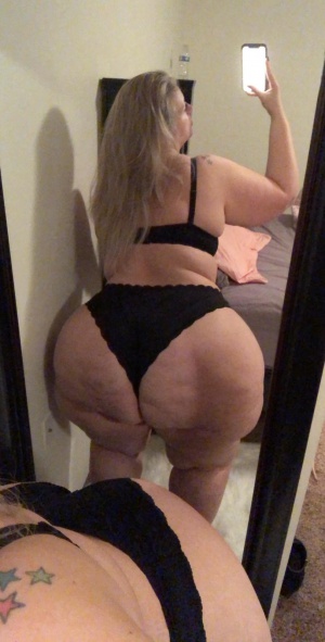 Big Butt Amateur PAWG with the Biggest Cellulite Ass