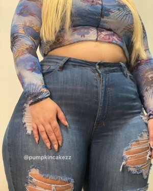 Extreme BBW Pear Booty in Ripped Jeans