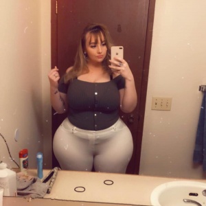 Mega Ass PAWG with Super Thick Hips