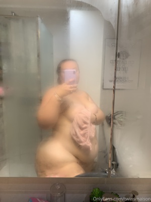 Pear Ass BBW Shower Booty Selfies